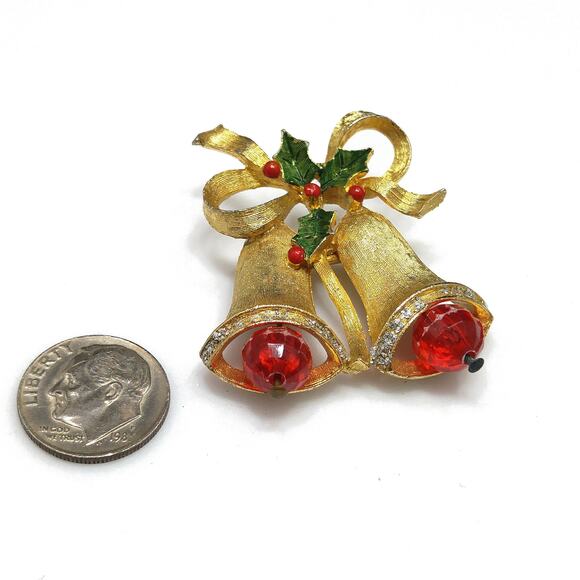 Christmas Bells Brooch, Green Red Enamel Holly, 1950s Vintage Jewelry - Picture 2 of 10